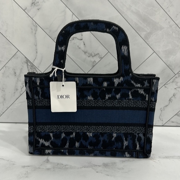 Dior micro book tote NO OFFERS - Picture 5 of 8